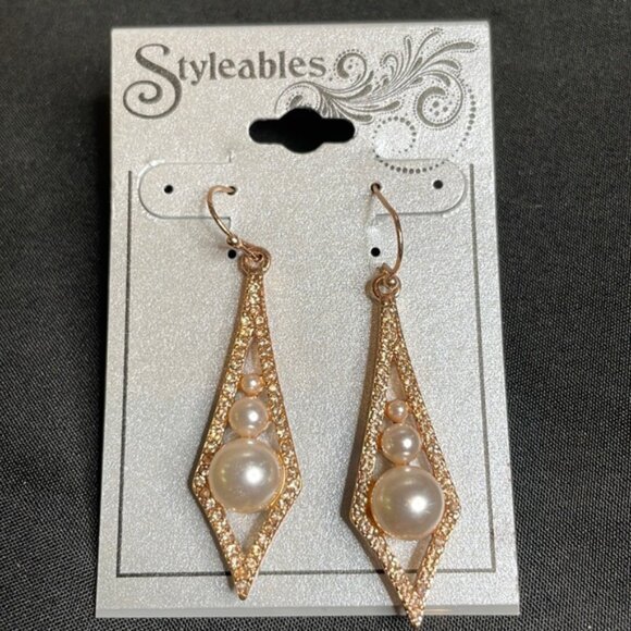 Styleables‎ Earrings - Picture 1 of 4